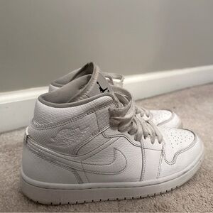 GOOD QUALITY White Nike Air Jordan 1 Mid Shoes